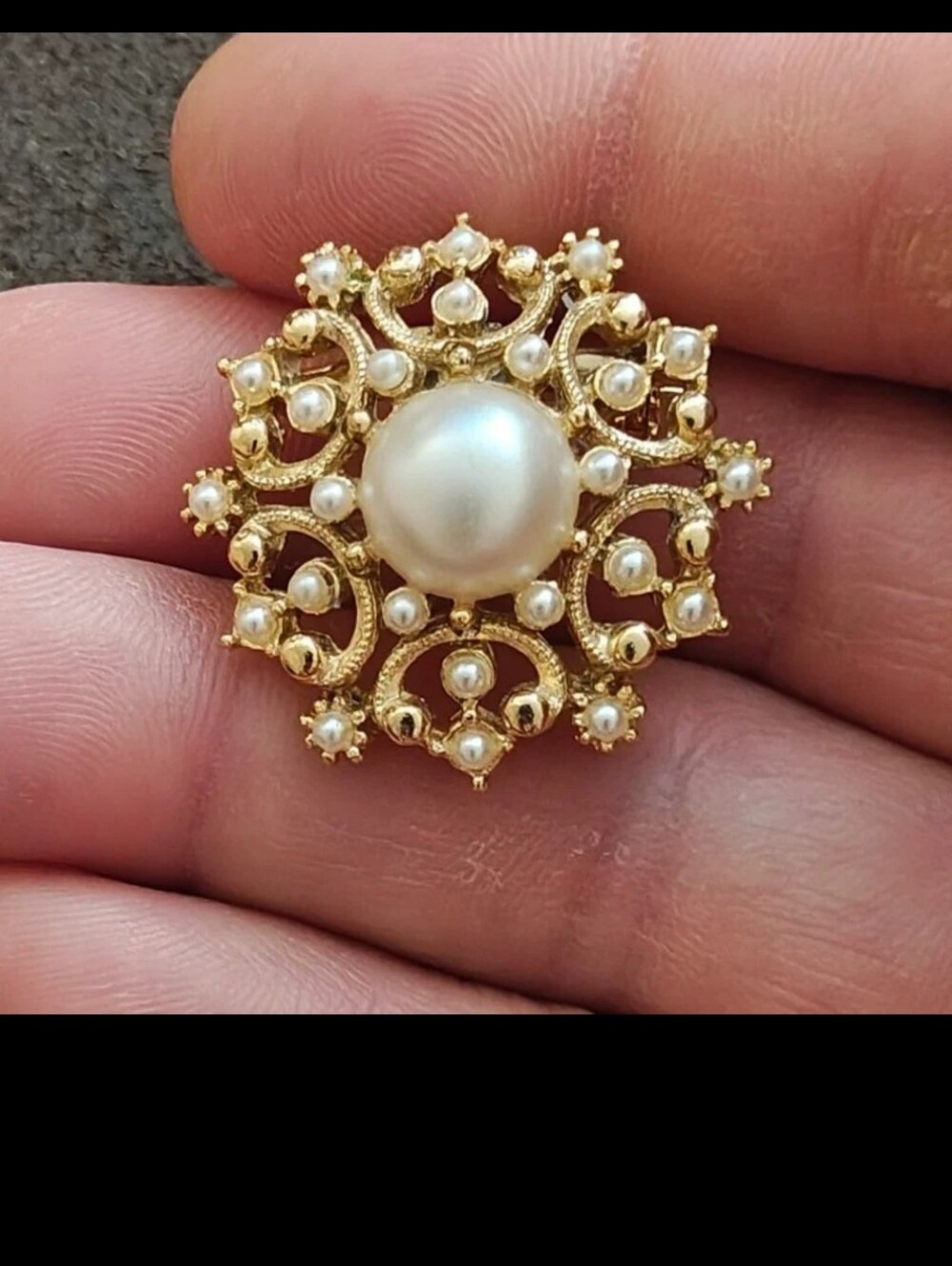 1970s Ornate Gold Tone Faux Pearl Starburst Brooch Pin.